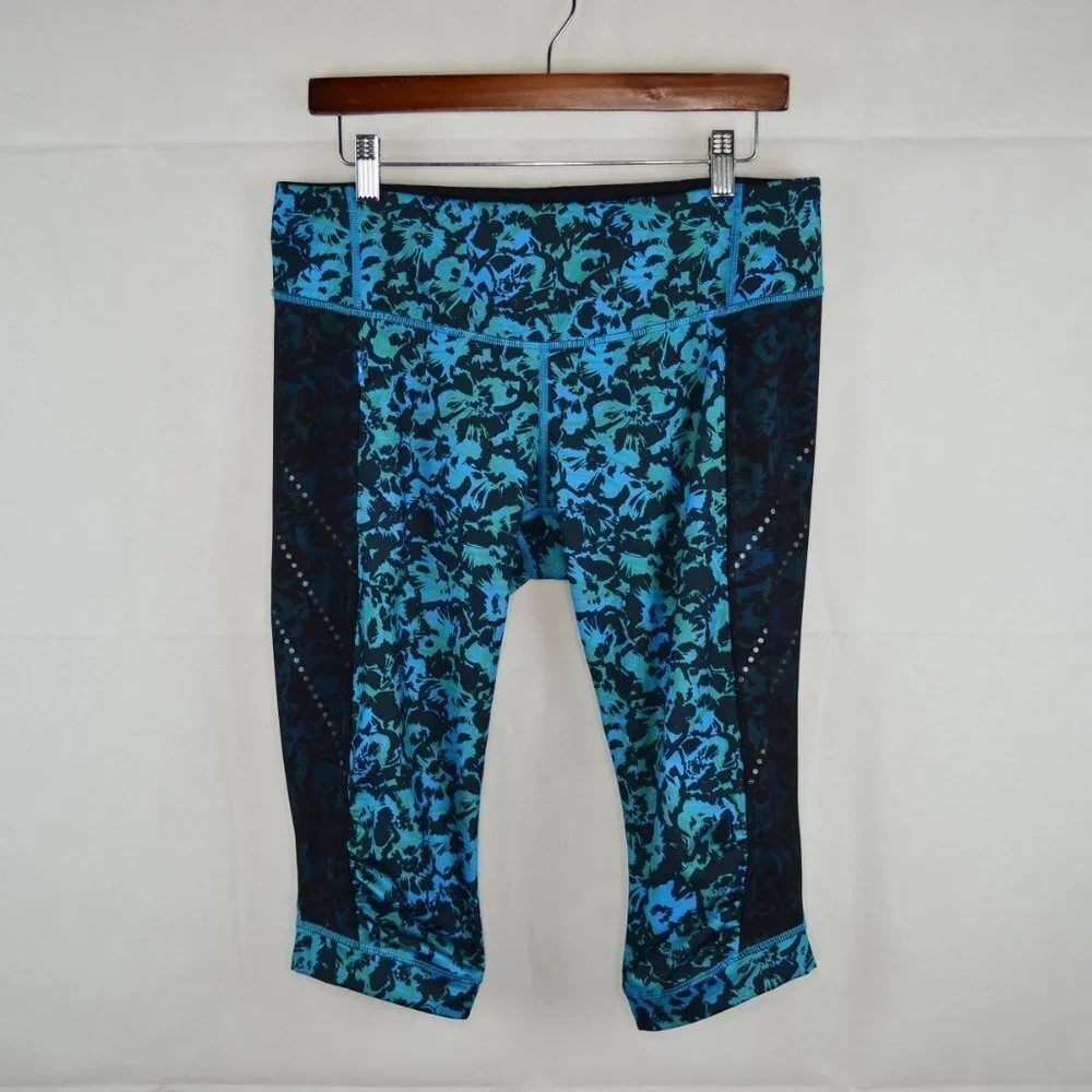 lululemon Stop At Nothing Crop Size 10 in Fleur Sombre Kayak Blue Dragonfly
